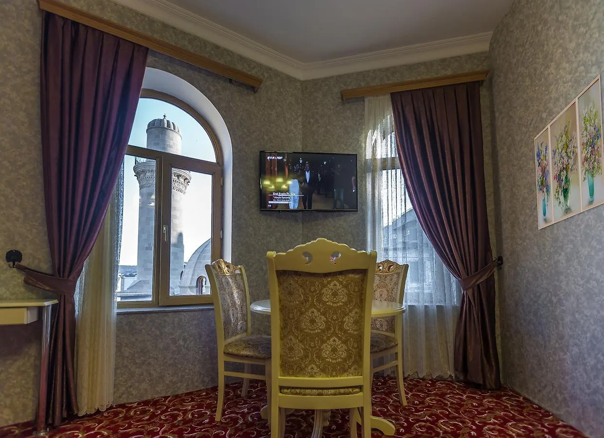 Iva Hotel Old City Baku 4*,